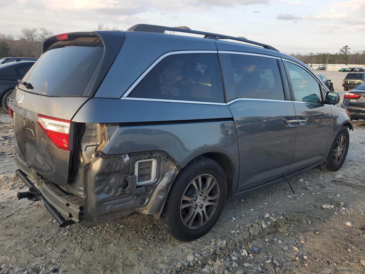 2011 Honda Odyssey VIN 5FNRL5H68BB068345 Copart auction photo, rear end / front end damage thumbnail 3