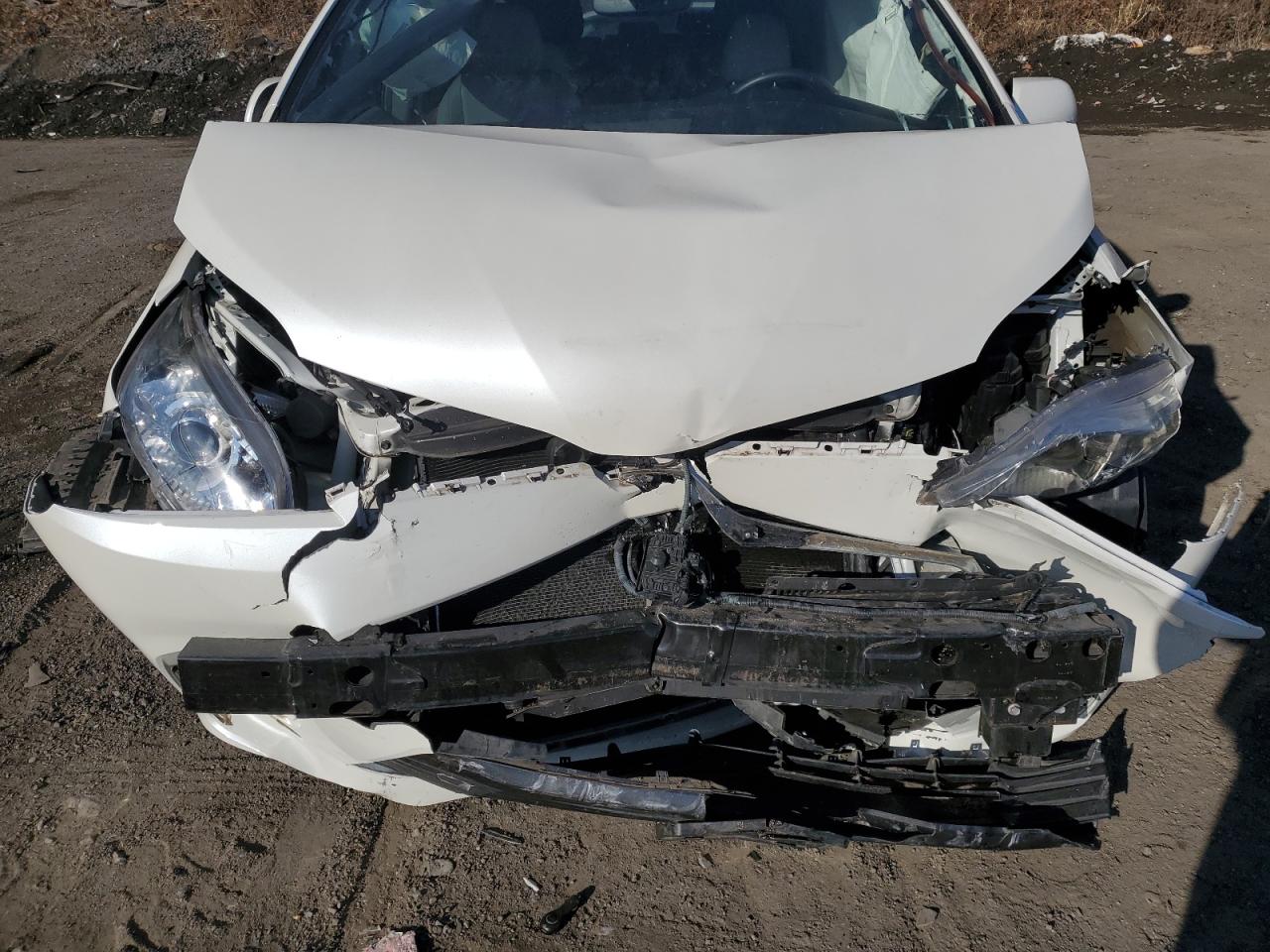 2018 Toyota Sienna VIN 5TDYZ3DC5JS936452 Copart auction photo, front end / minor dent/scratches damage thumbnail 12
