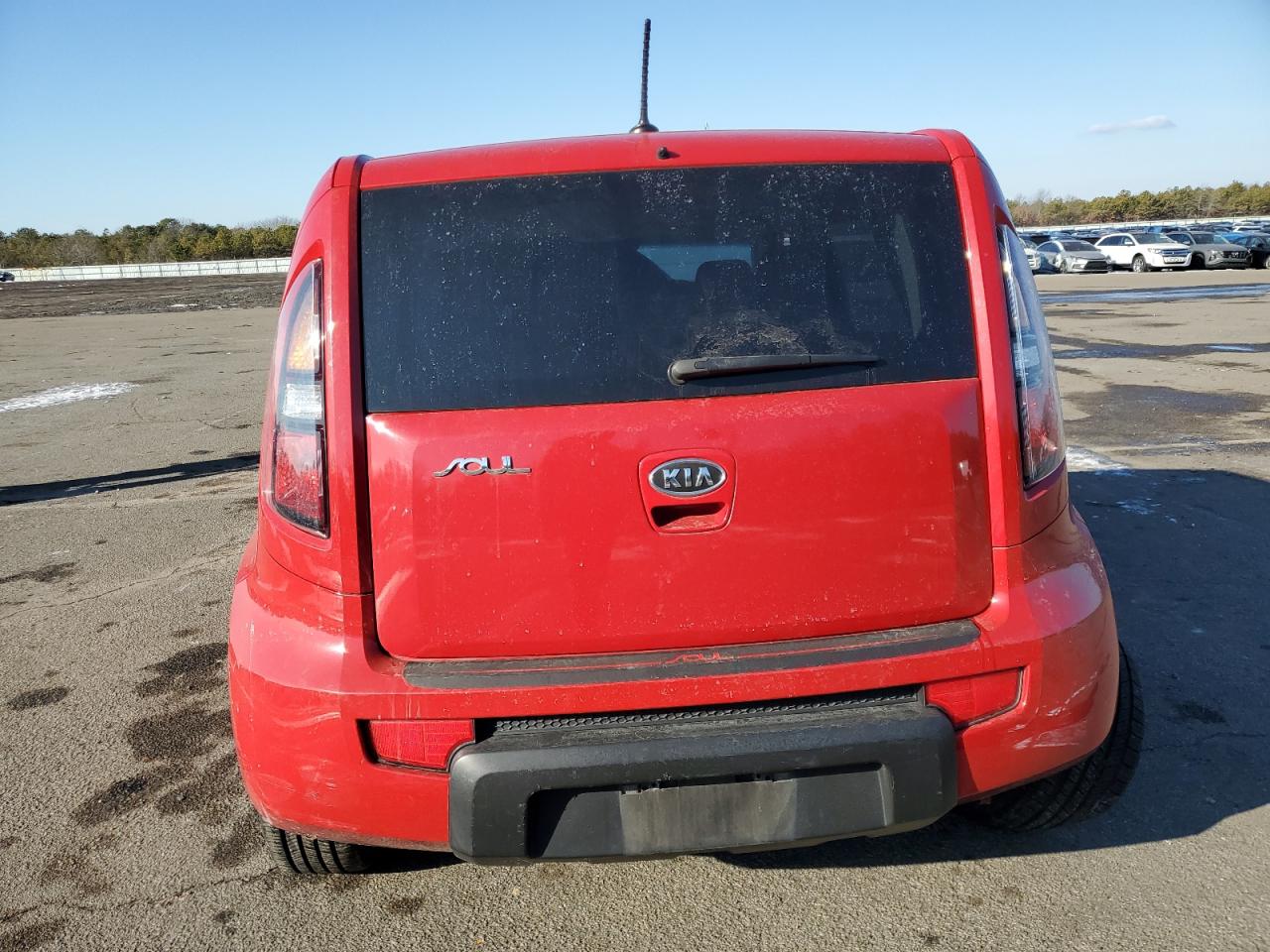 2011 KIA Soul VIN KNDJT2A27B7335726 Copart auction photo, all over damage thumbnail 6