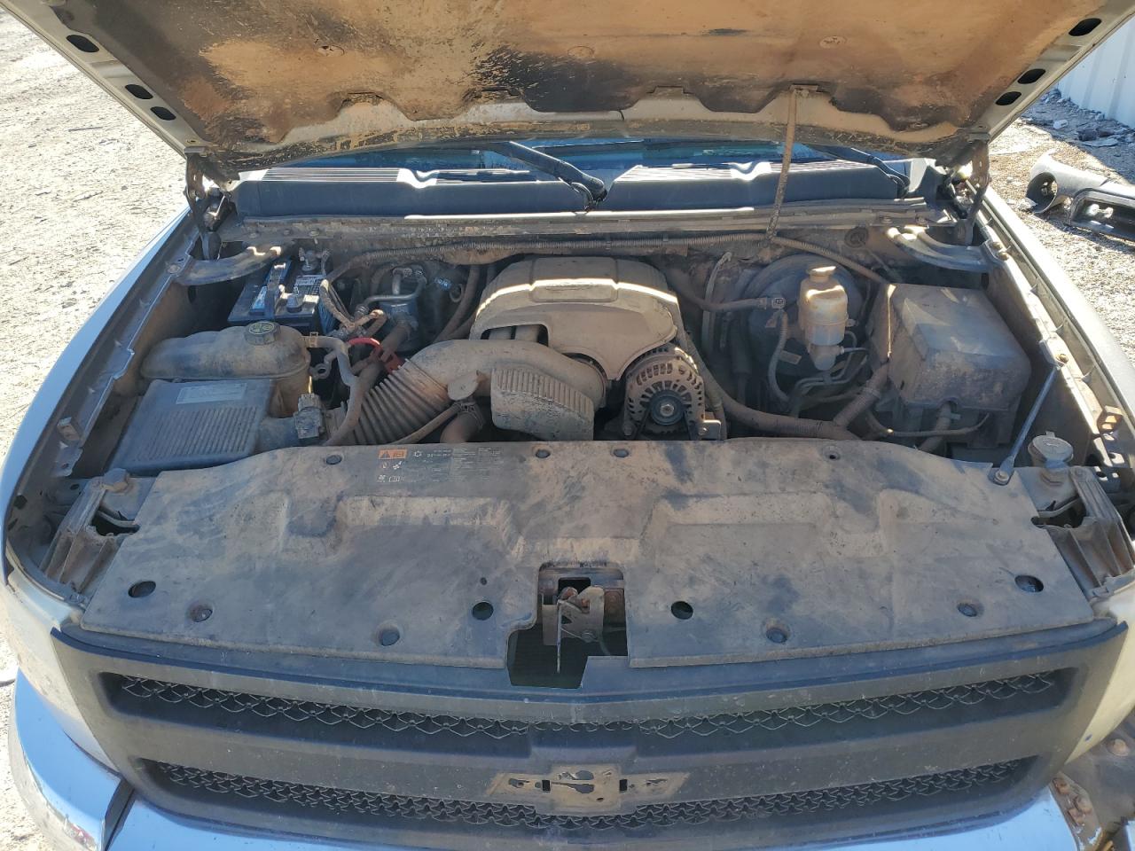 2013 Chevrolet Silverado VIN 1GCRKSE70DZ261715 Copart auction photo, front end damage thumbnail 11