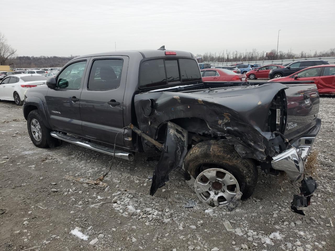 2015 Toyota Tacoma VIN 5TFLU4EN4FX112104 Copart auction photo, mechanical / rear end damage thumbnail 2