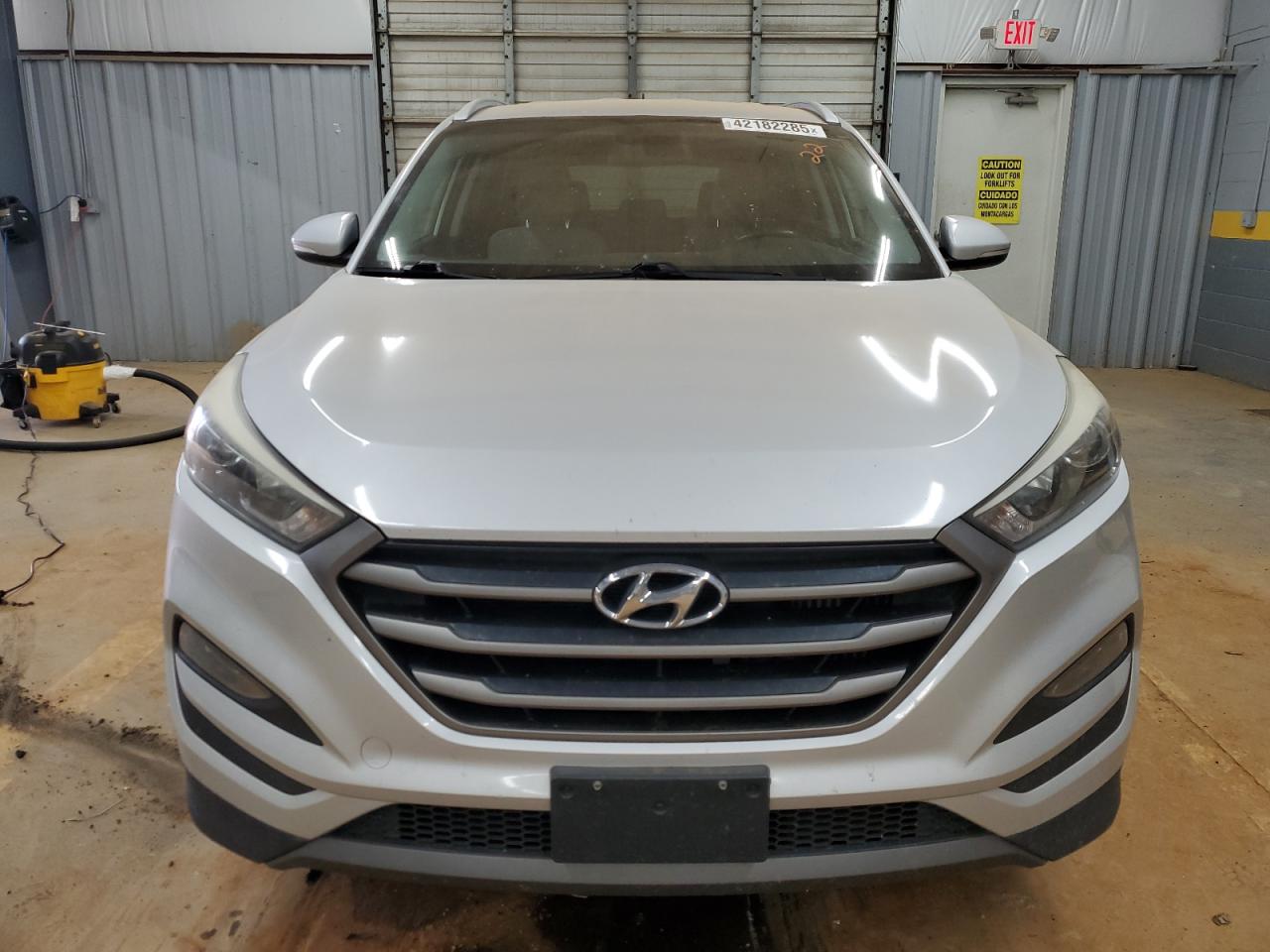 2016 Hyundai Tucson VIN KM8J3CA21GU095602 Copart auction photo, rear end damage thumbnail 5