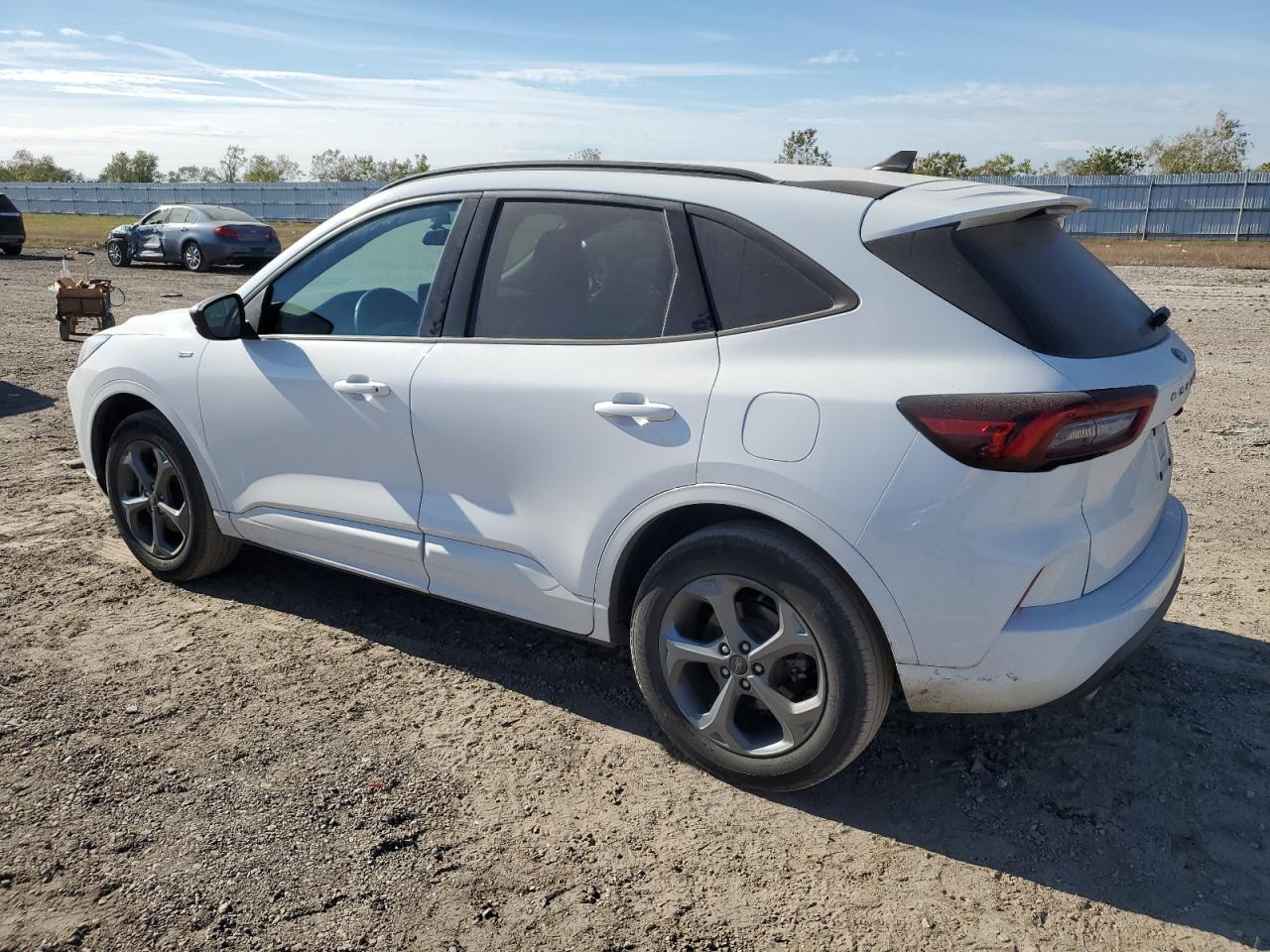 2023 Ford Escape VIN 1FMCU9MN4PUA08743 Copart auction photo, front end / minor dent/scratches damage thumbnail 2
