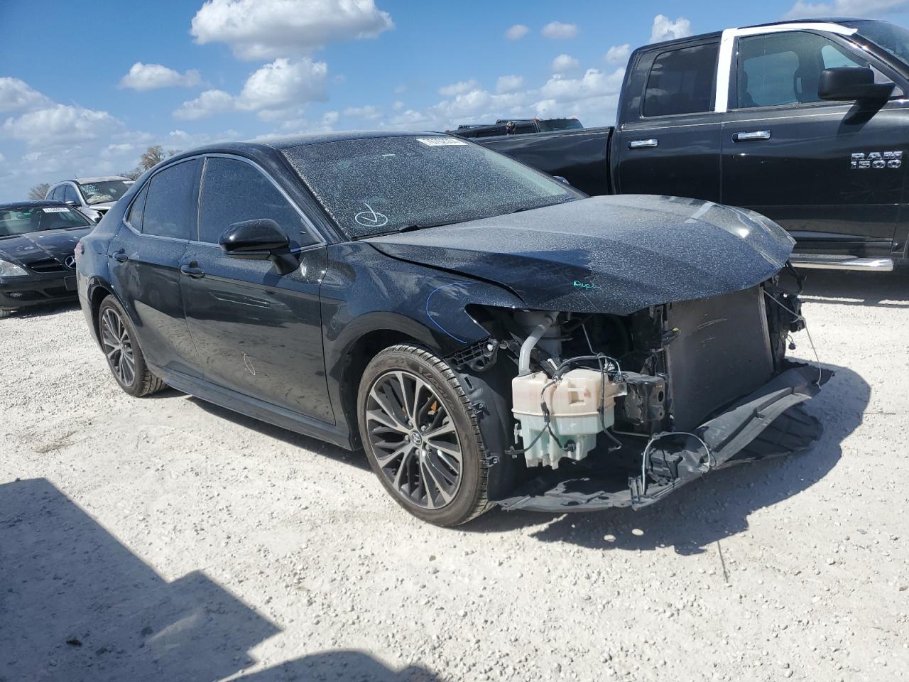 2018 Toyota Camry VIN 4T1B11HK6JU556319 Copart auction photo, front end / undercarriage damage thumbnail 4
