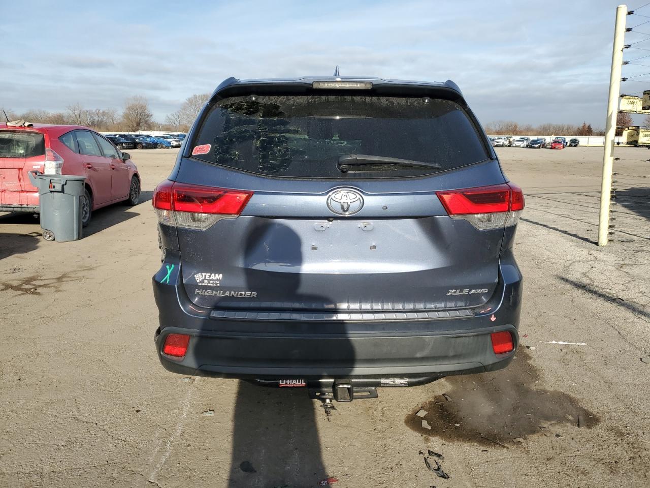2017 Toyota Highlander VIN 5TDJZRFH0HS389713 Copart auction photo, side / undercarriage damage thumbnail 6