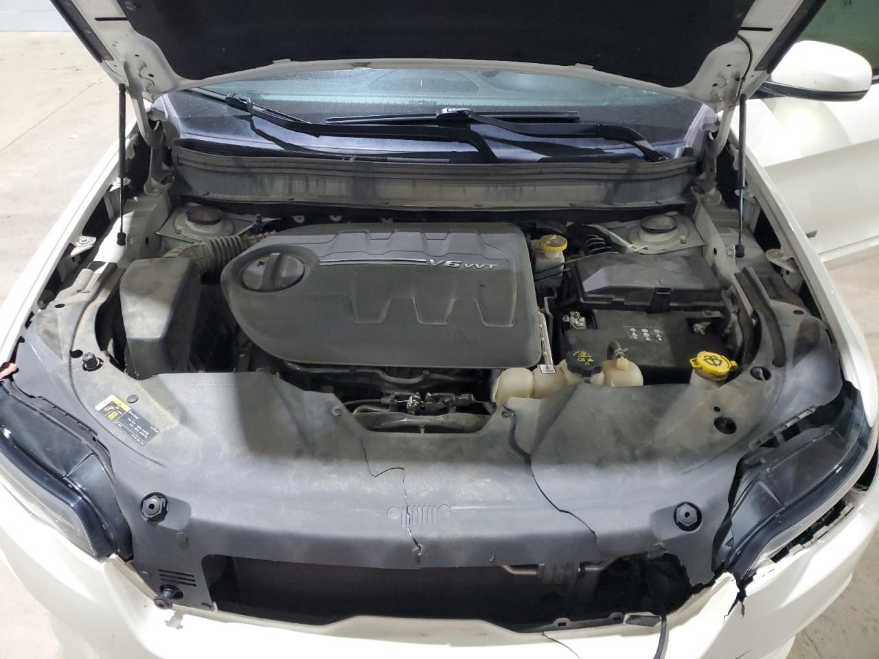 2019 Jeep Grand Cherokee VIN 1C4PJMDX1KD431419 Copart auction photo, front end / minor dent/scratches damage thumbnail 12