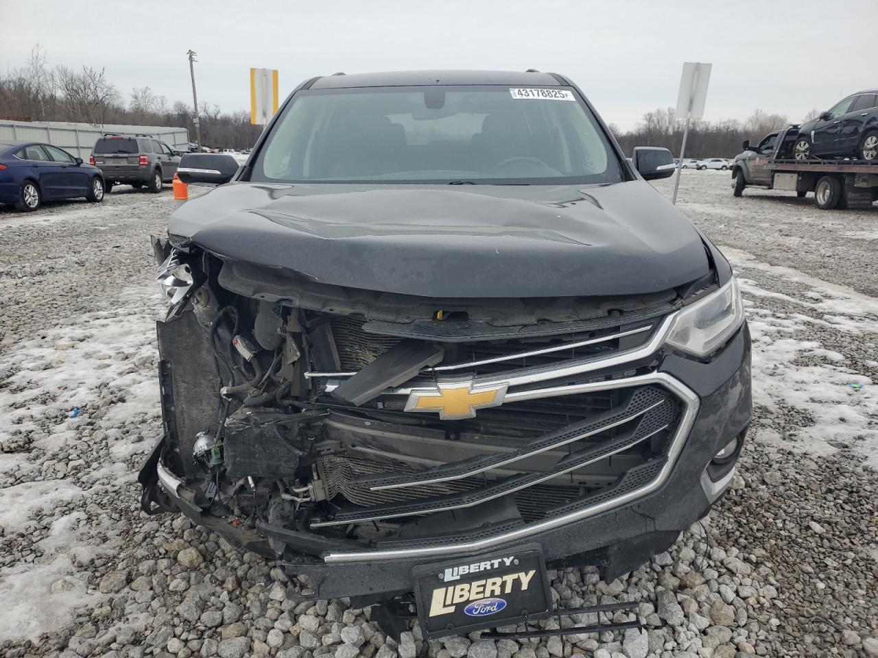 2019 Chevrolet Traverse VIN 1GNERGKW9KJ243848 Copart auction photo, front end / side damage thumbnail 5