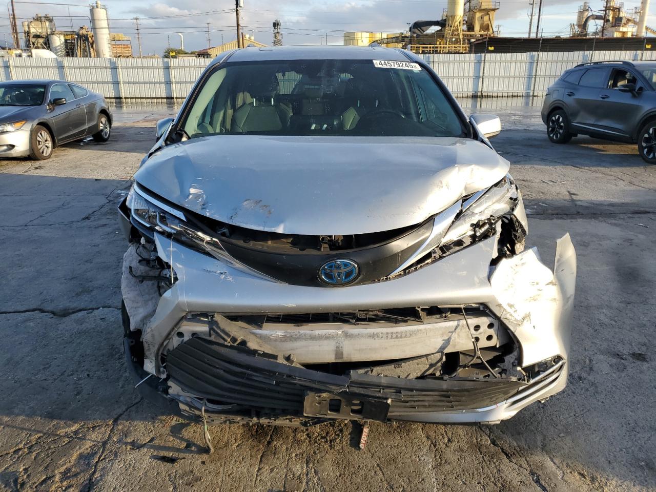 2022 Toyota Sienna VIN 5TDJRKEC2NS100050 Copart auction photo, front end damage thumbnail 5