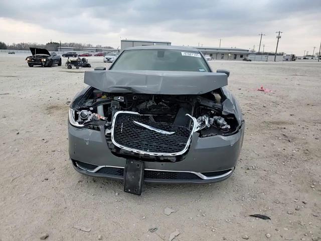 2019 Chrysler 300 VIN 2C3CCAAG0KH517114 Copart auction photo, front end damage thumbnail 11