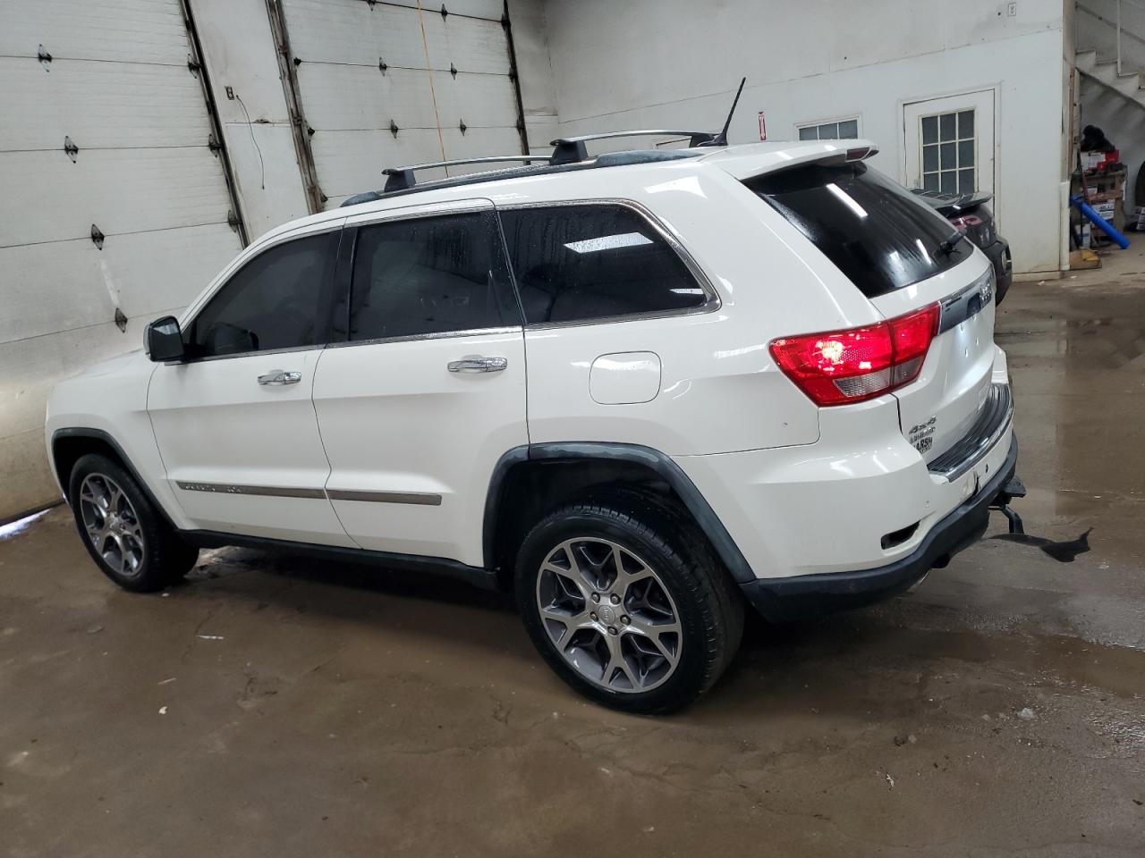 2011 Jeep Grand Cherokee VIN 1J4RR5GT8BC546969 Copart auction photo, rear end / side damage thumbnail 2