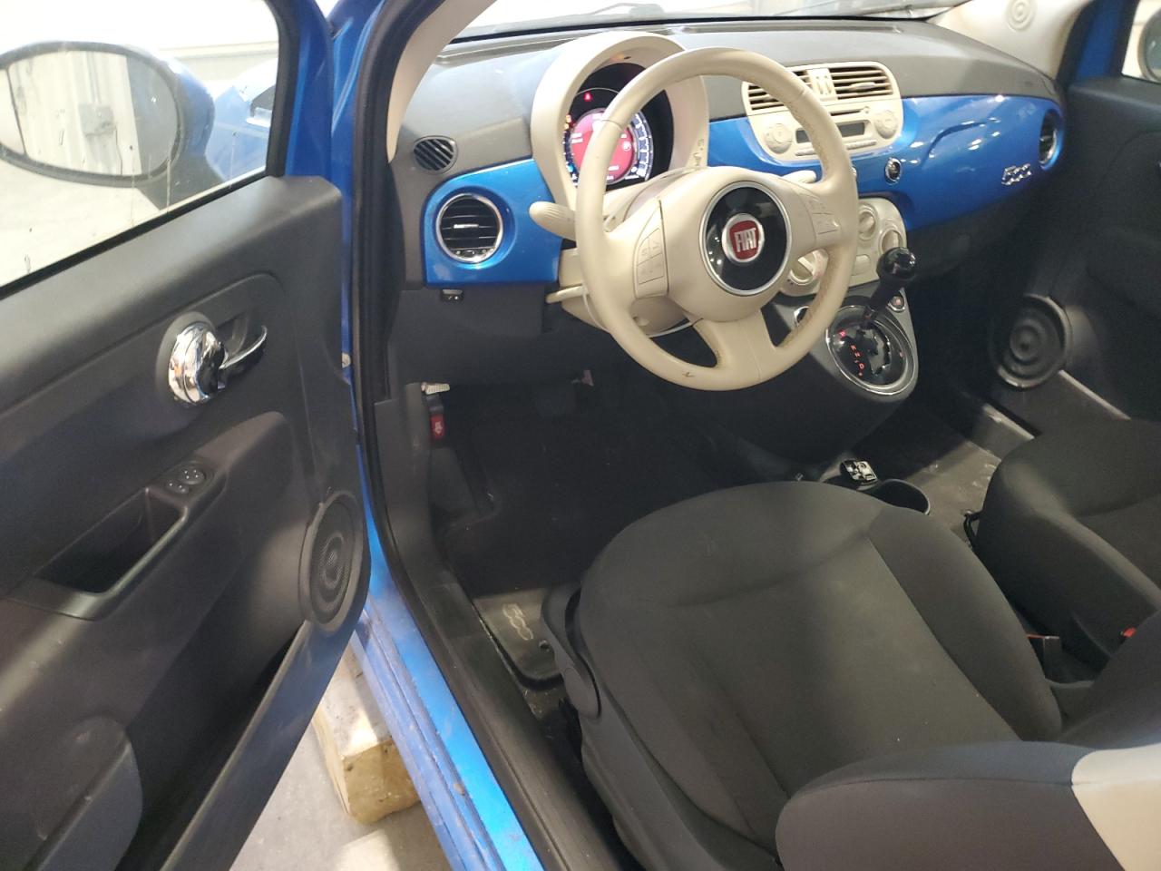2015 Fiat 500 VIN 3C3CFFAR8FT638458 Copart auction photo, front end / side damage thumbnail 8