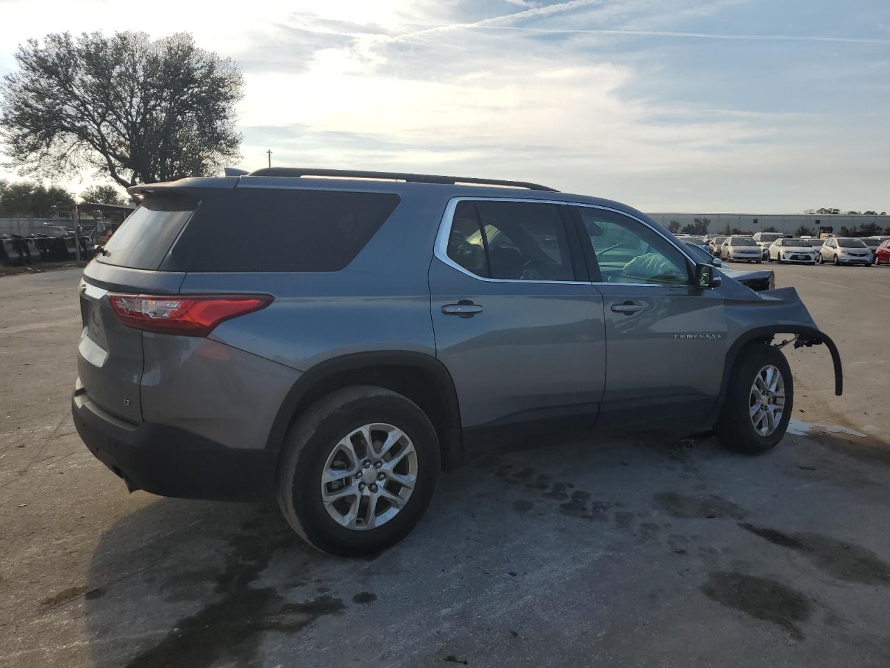 2020 Chevrolet Traverse VIN 1GNERGKW9LJ265804 Copart auction photo, front end / side damage thumbnail 3