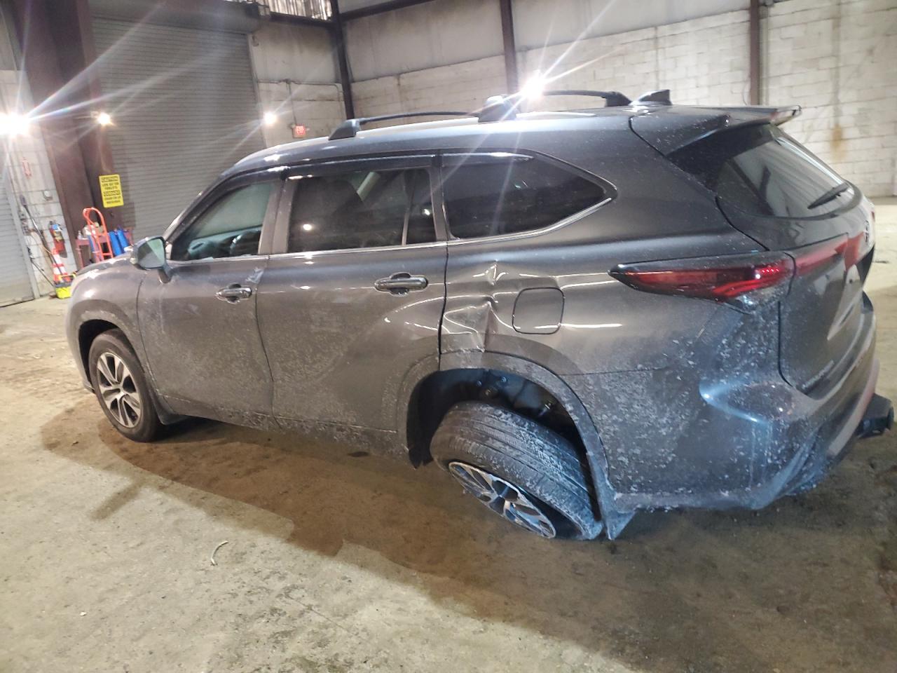 2024 Toyota Highlander VIN 5TDKDRBH6RS552245 Copart auction photo, rear end damage thumbnail 2