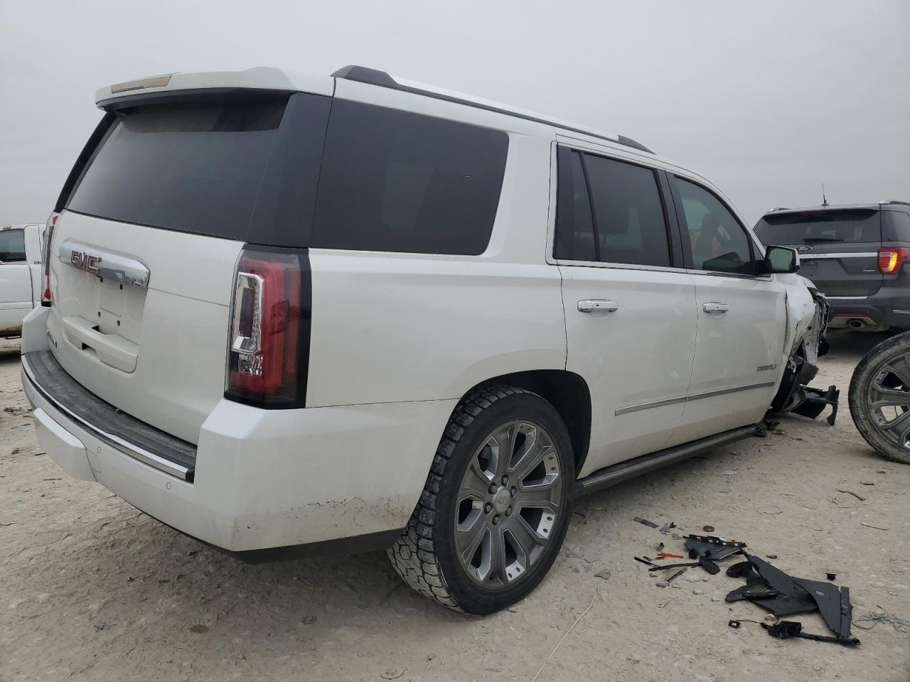 2016 GMC Yukon VIN 1GKS2CKJ8GR271098 Copart auction photo, front end / undercarriage damage thumbnail 3