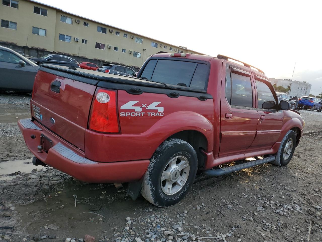 2004 Ford Explorer VIN 1FMZU77K64UB15708 Copart auction photo, front end / minor dent/scratches damage thumbnail 3
