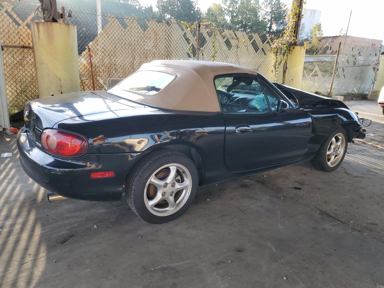 2001 Mazda MX-5 VIN JM1NB353610201133 Copart auction photo, front end damage thumbnail 3