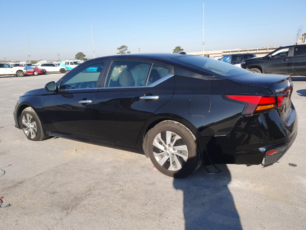 2019 Nissan Altima VIN 1N4BL4BV4KC114929 Copart auction photo, side damage thumbnail 2