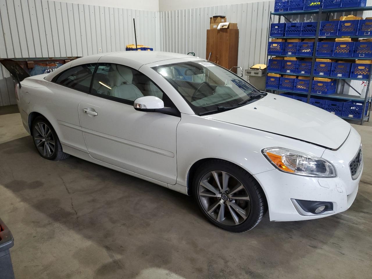 2013 Volvo C70 VIN YV1672MC1DJ140462 Copart auction photo, rear end / minor dent/scratches damage thumbnail 4