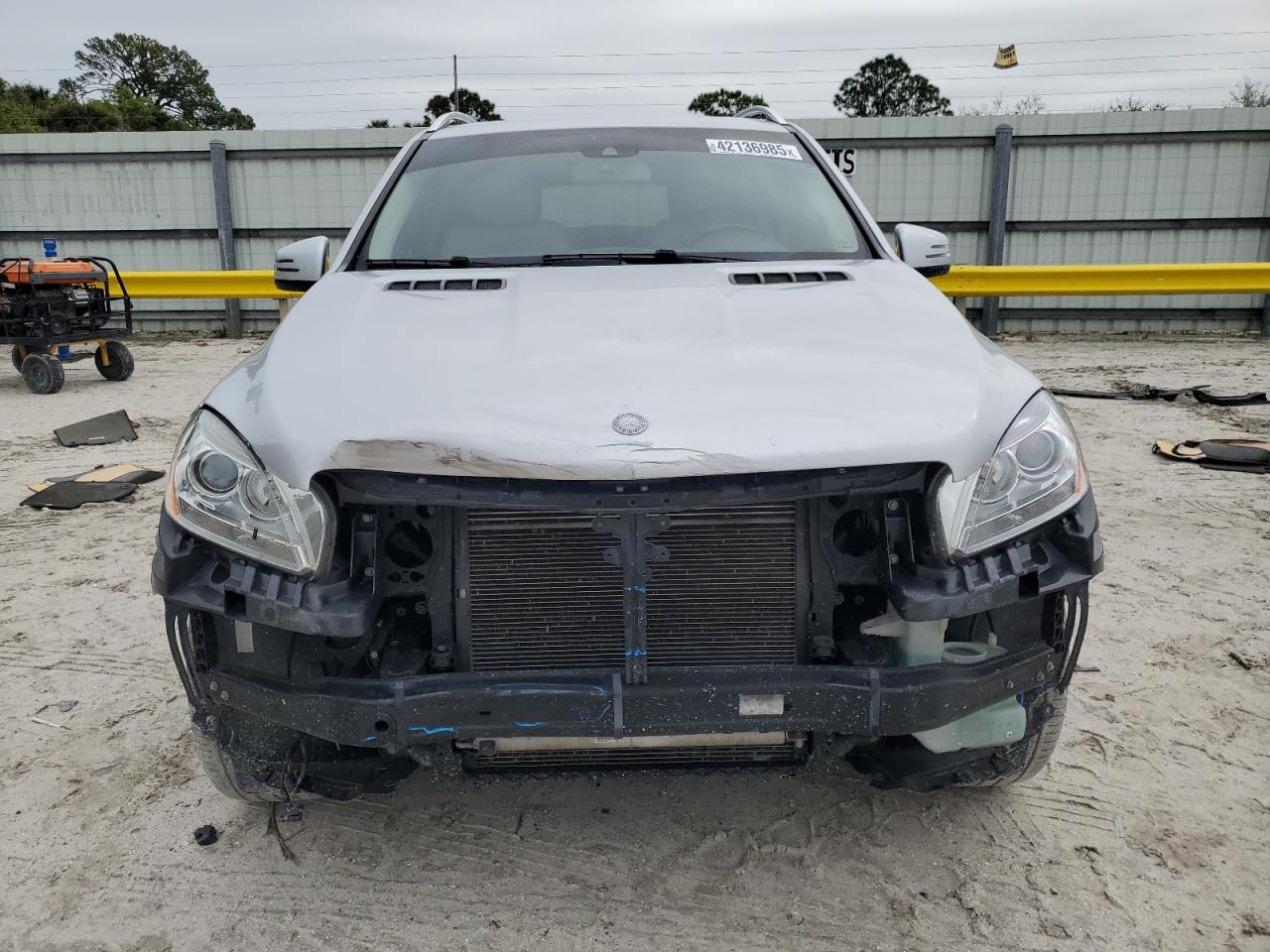 2014 Mercedes-Benz M-klasse VIN 4JGDA5JB5EA425609 Copart auction photo, front end / minor dent/scratches damage thumbnail 5