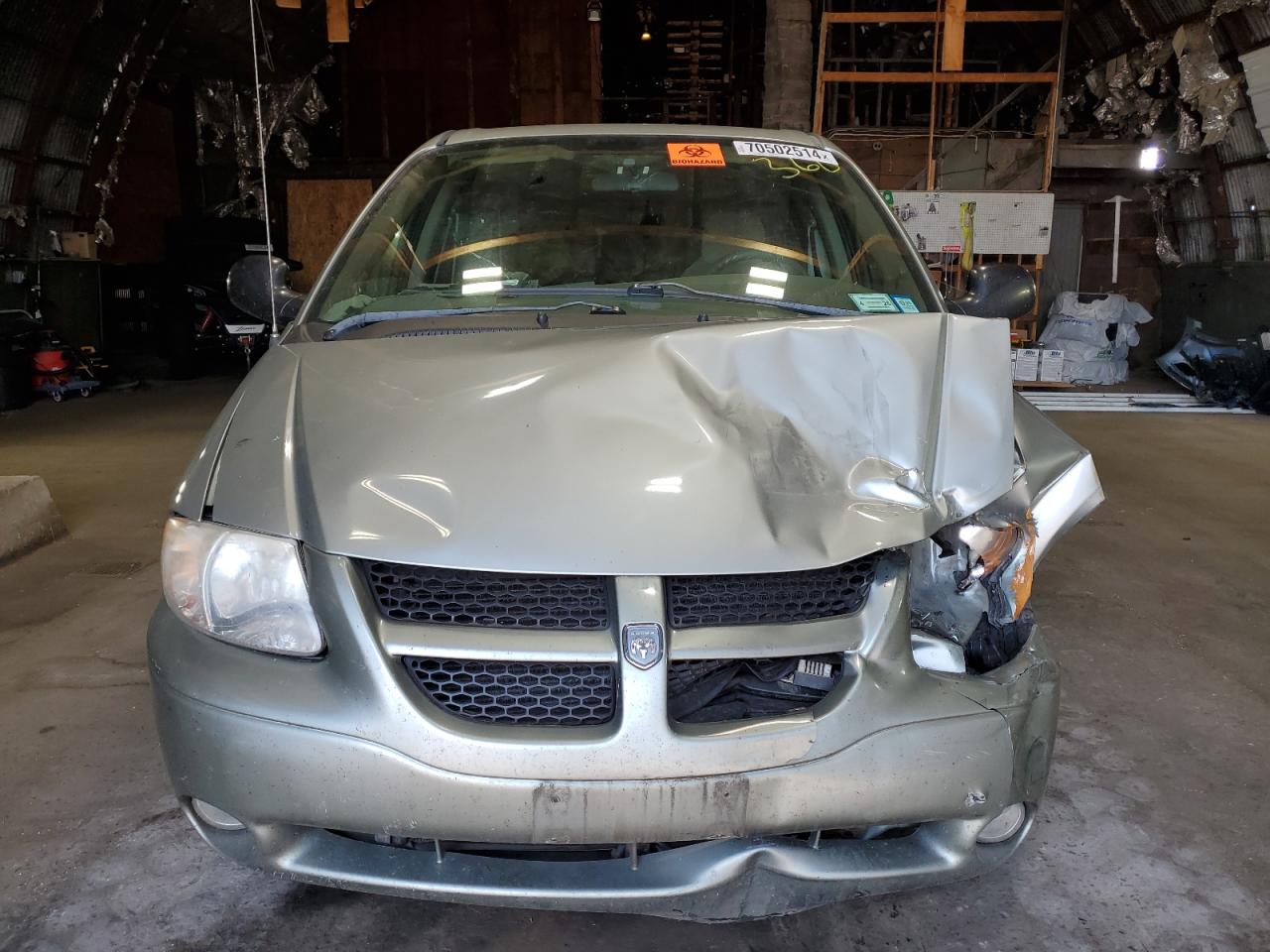 2003 Dodge Caravan VIN 2D4GP44LX3R186598 Copart auction photo, front end / side damage thumbnail 5