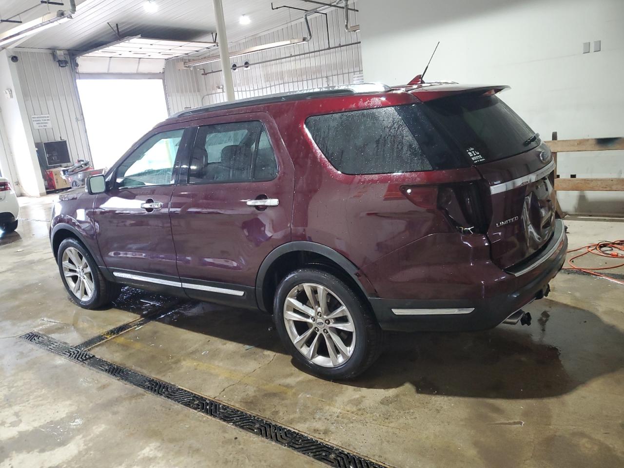 2018 Ford Explorer VIN 1FM5K8F80JGA64278 Copart auction photo, rear end damage thumbnail 2
