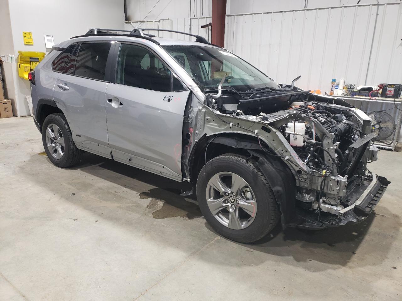 2024 Toyota RAV 4 VIN 2T3RWRFV2RW227535 Copart auction photo, front end / side damage thumbnail 4