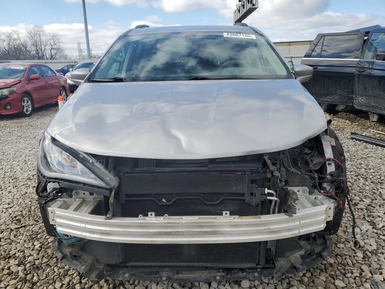 2017 Chrysler Pacifica VIN 2C4RC1BG0HR598235 Copart auction photo, front end damage thumbnail 5