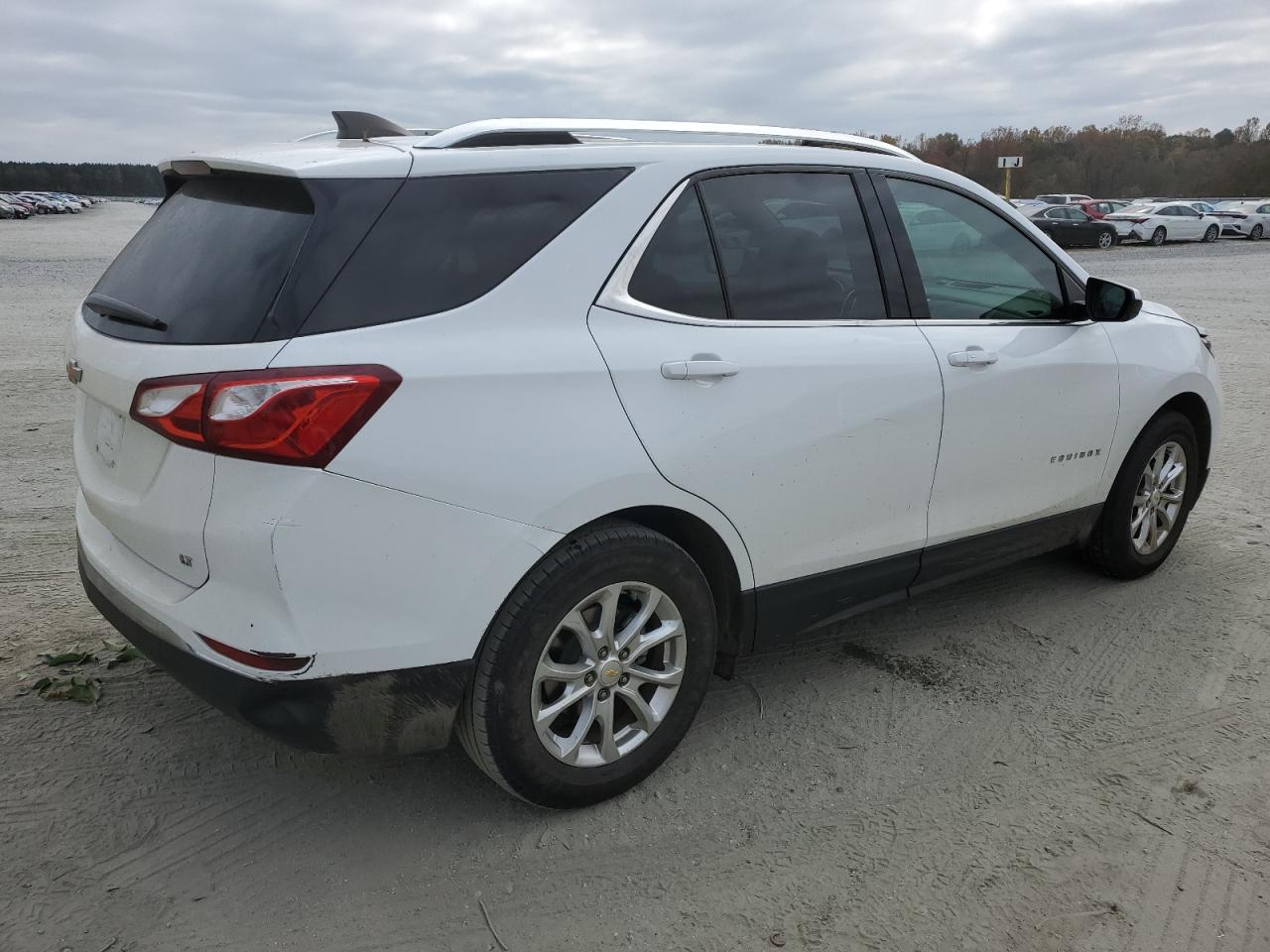2020 Chevrolet Equinox VIN 2GNAXKEV1L6283818 Copart auction photo, front end / rear end damage thumbnail 3
