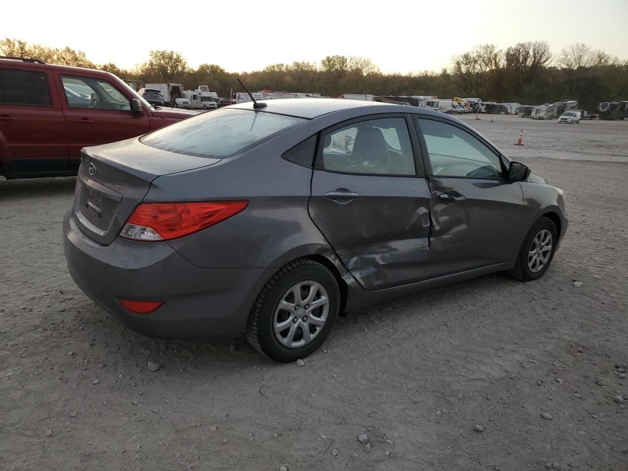 2014 Hyundai Accent VIN KMHCT4AE0EU726734 Copart auction photo, side / minor dent/scratches damage thumbnail 3