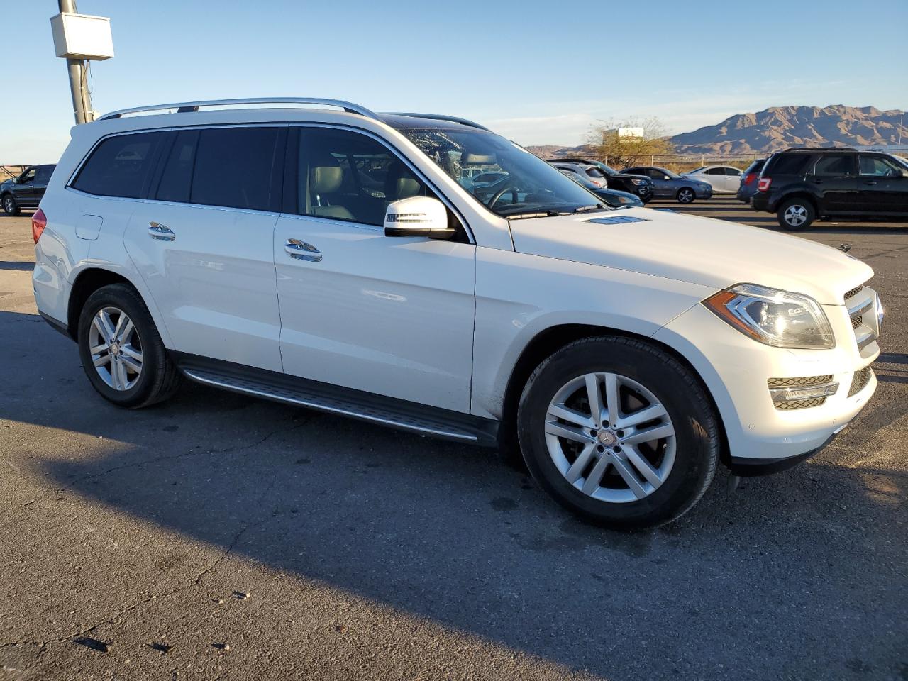 2015 Mercedes-Benz GL-klasse VIN 4JGDF2EE9FA514153 Copart auction photo, side / front end damage thumbnail 4