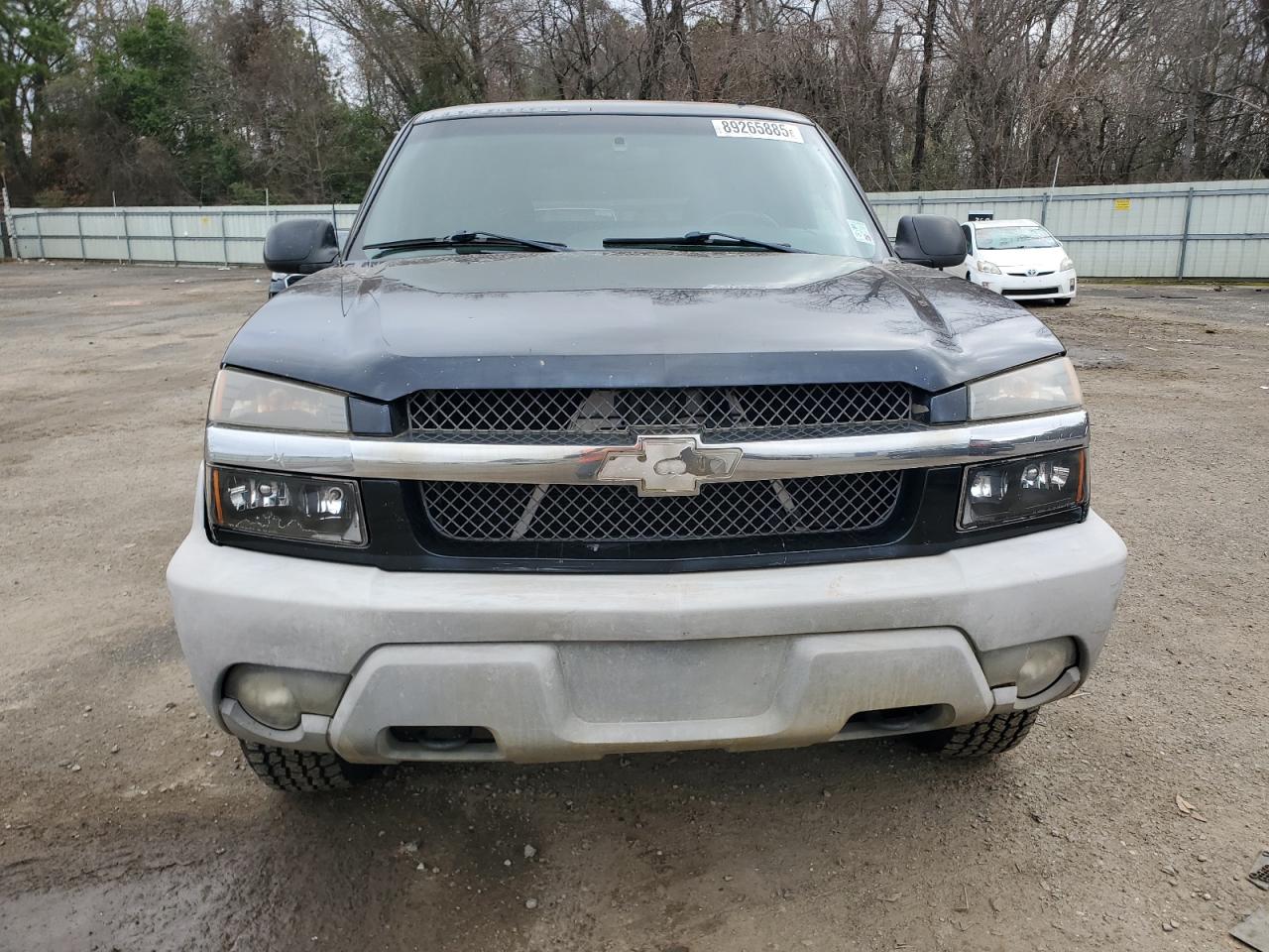 2002 Chevrolet Avalanche VIN 3GNEK13T62G104977 Copart auction photo, minor dent/scratches / rear end damage thumbnail 5
