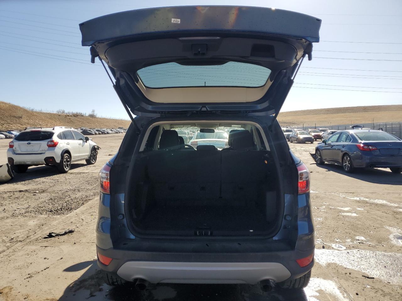 2018 Ford Escape VIN 1FMCU9GD2JUB73135 Copart auction photo, front end damage thumbnail 6