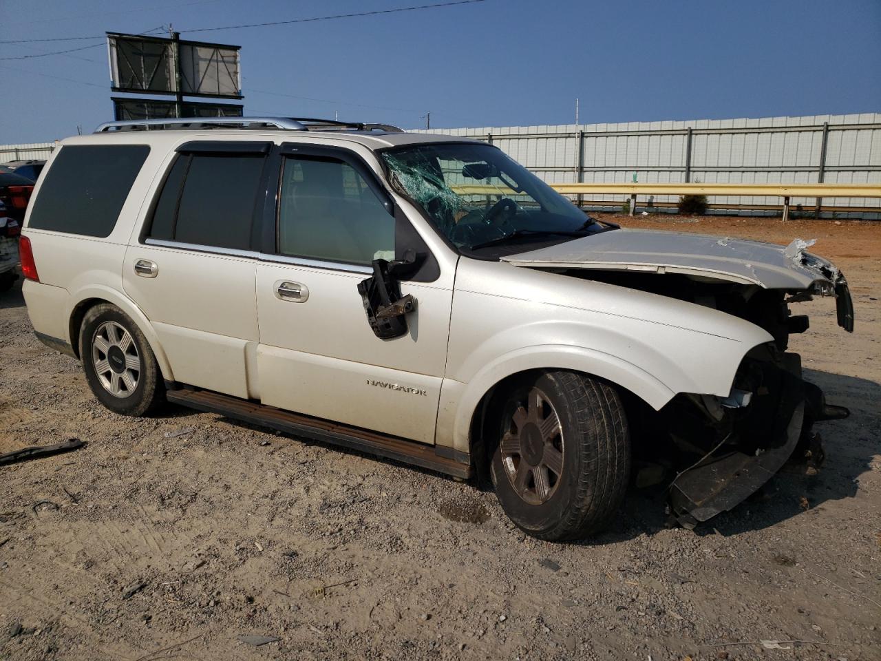 2005 Lincoln Navigator VIN 5LMFU28595LJ07024 Copart auction photo, all over / frame damage damage thumbnail 4
