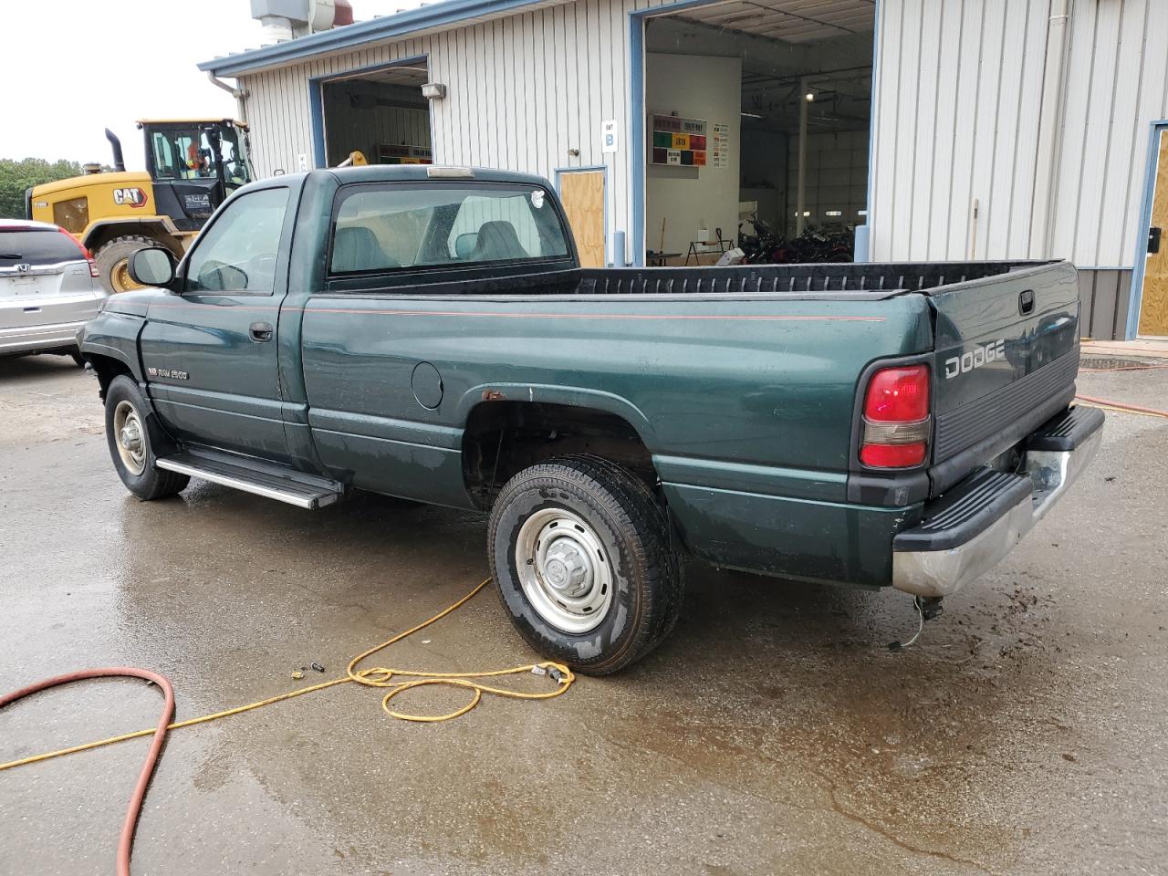 1998 Dodge RAM VIN 3B7KC26Z1WM291051 Copart auction photo, front end damage thumbnail 2