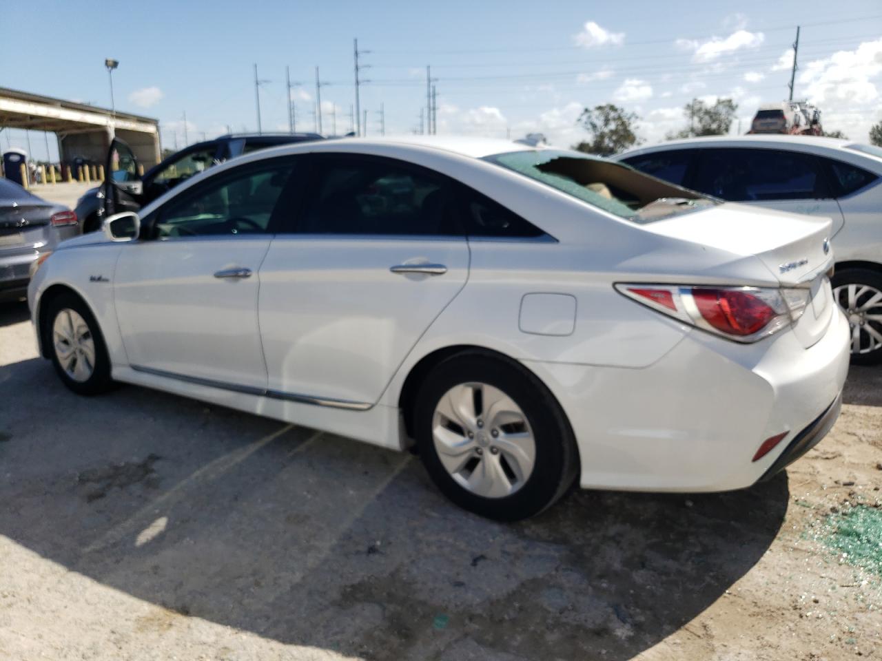 2015 Hyundai Sonata VIN KMHEC4A4XFA137578 Copart auction photo, rear end damage thumbnail 2