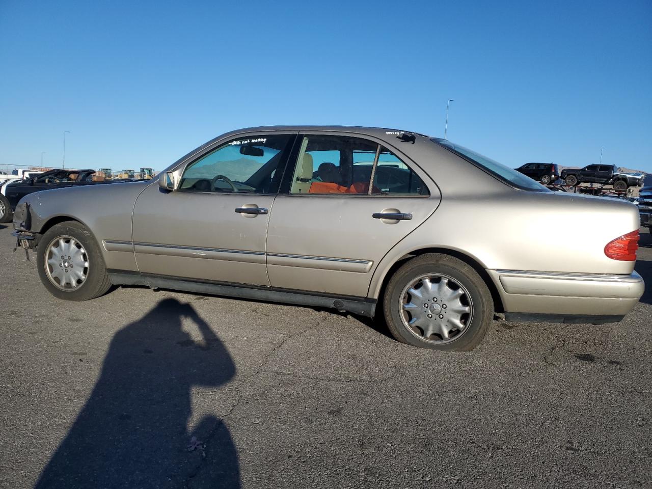 1999 Mercedes-Benz E-klasse VIN WDBJF65H4XA840953 Copart auction photo, front end damage thumbnail 2