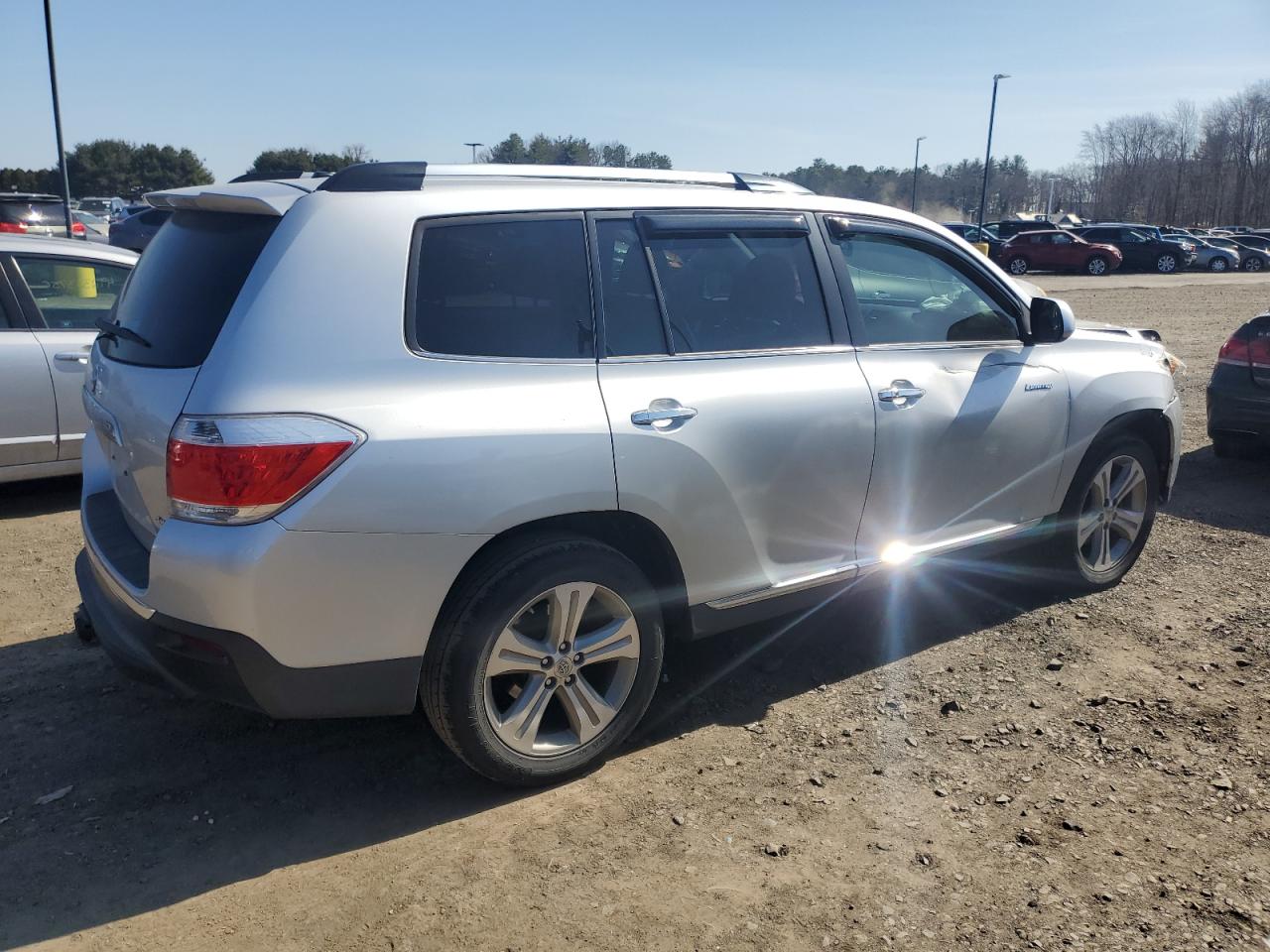 2013 Toyota Highlander VIN 5TDDK3EH7DS260670 Copart auction photo, front end / side damage thumbnail 3