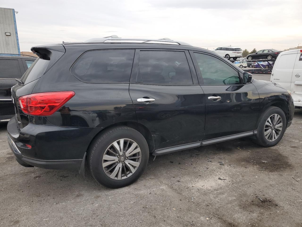 2017 Nissan Pathfinder VIN 5N1DR2MM2HC642239 Copart auction photo, minor dent/scratches damage thumbnail 3
