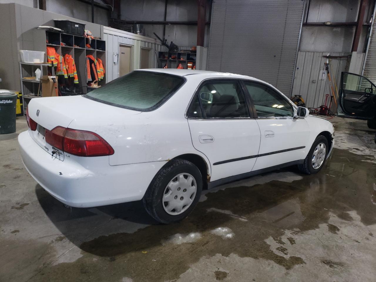 1999 Honda Accord VIN 1HGCG6658XA119371 Copart auction photo, front end damage thumbnail 3