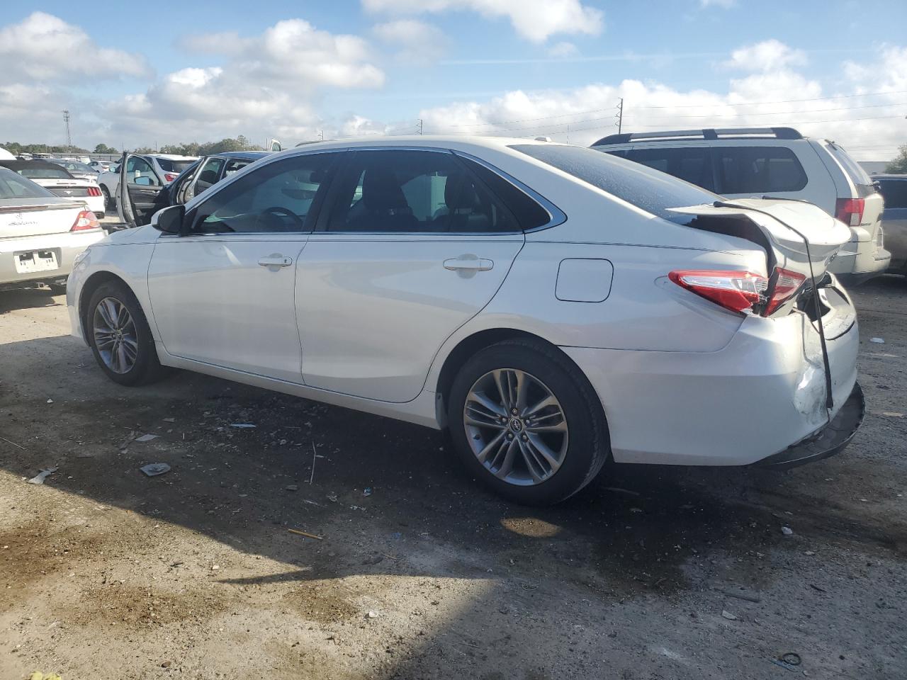 2015 Toyota Camry VIN 4T1BF1FK9FU044789 Copart auction photo, rear end damage thumbnail 2