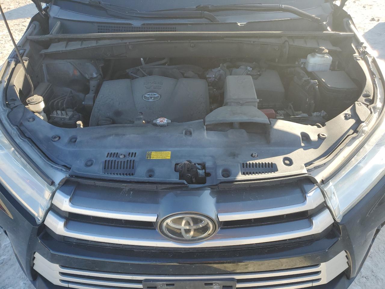 2019 Toyota Highlander VIN 5TDZZRFH7KS336193 Copart auction photo, side / front end damage thumbnail 12