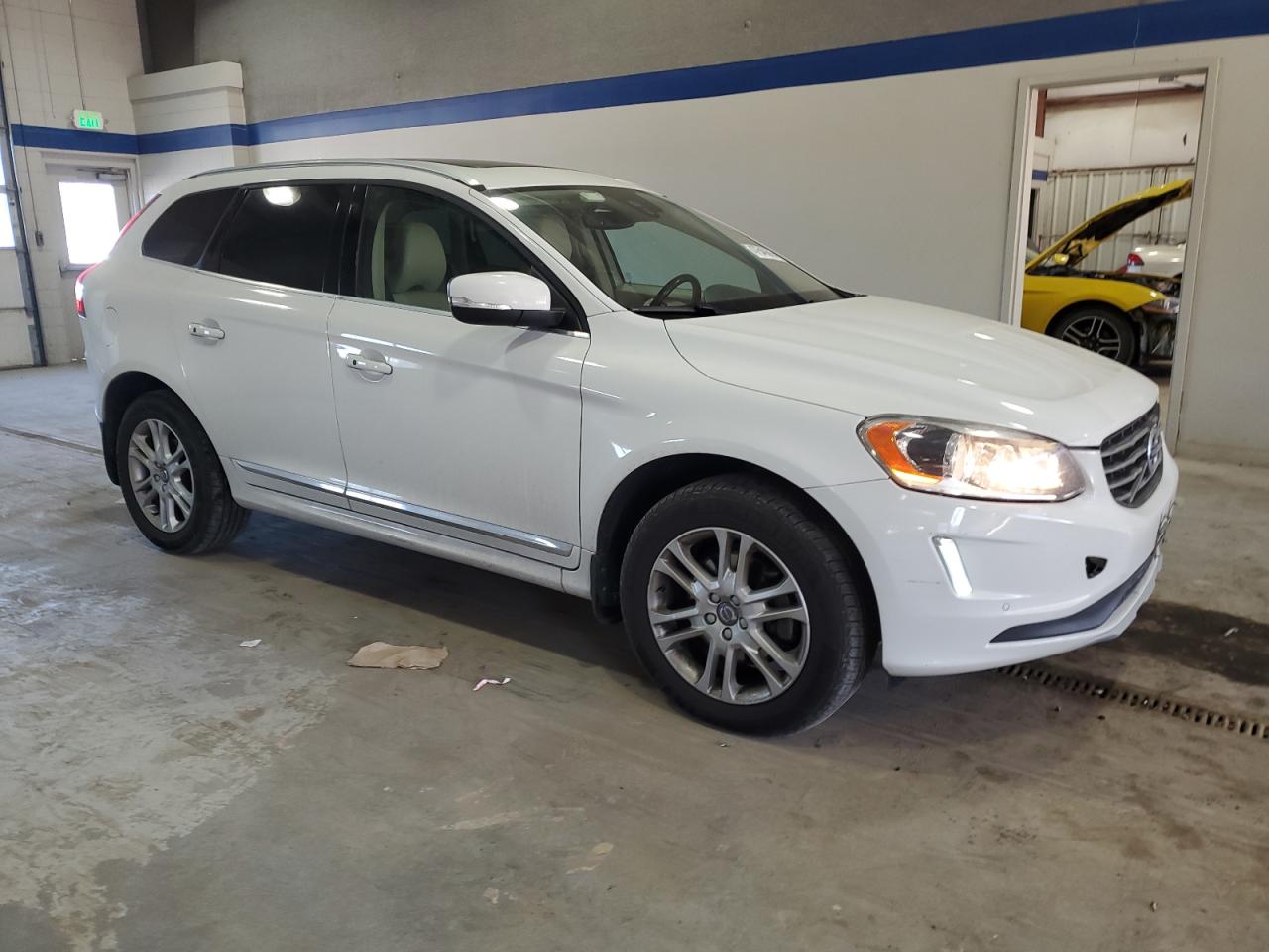 2016 Volvo XC60 VIN YV4612RK1G2809252 Copart auction photo, front end damage thumbnail 4