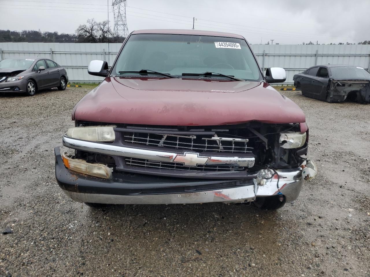 2002 Chevrolet Silverado VIN 2GCEC19TX21272384 Copart auction photo, front end damage thumbnail 5