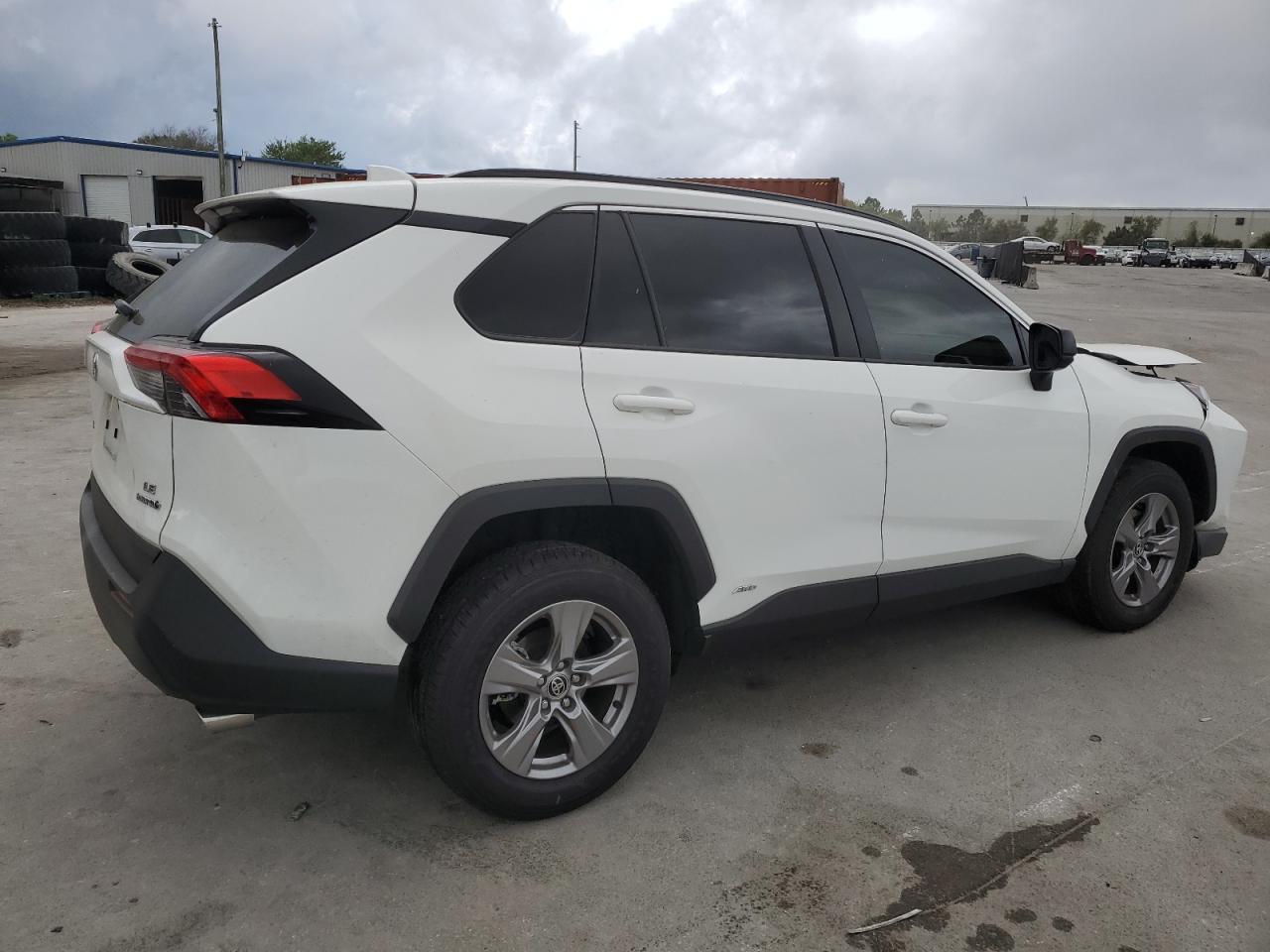 2024 Toyota RAV 4 VIN JTMLWRFVXRD247342 Copart auction photo, front end / side damage thumbnail 3