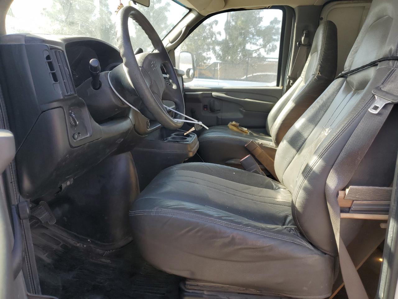 2005 Chevrolet Express VIN 1GCFG15X951231286 Copart auction photo, side damage thumbnail 7