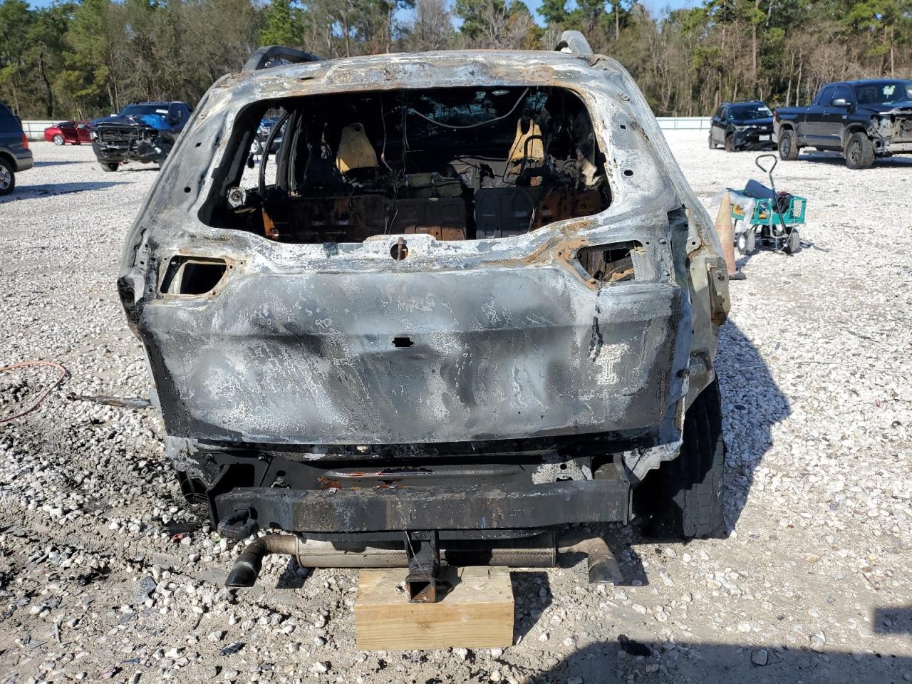 2014 Jeep Cherokee VIN 1C4PJMBS4EW111611 Copart auction photo, burn / burn - interior damage thumbnail 6