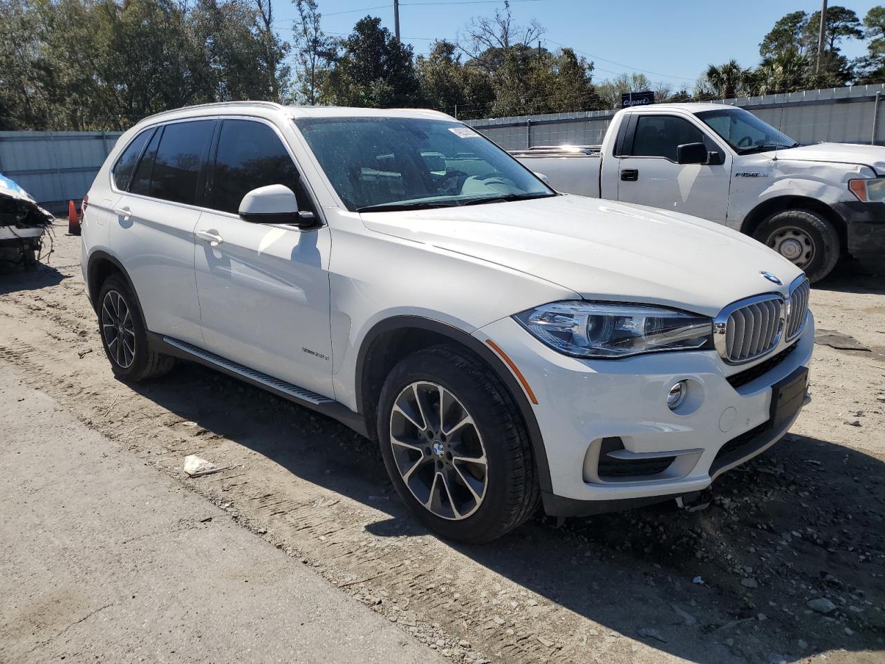 2015 BMW X5 VIN 5UXKS4C57F0N10564 Copart auction photo, side damage thumbnail 4
