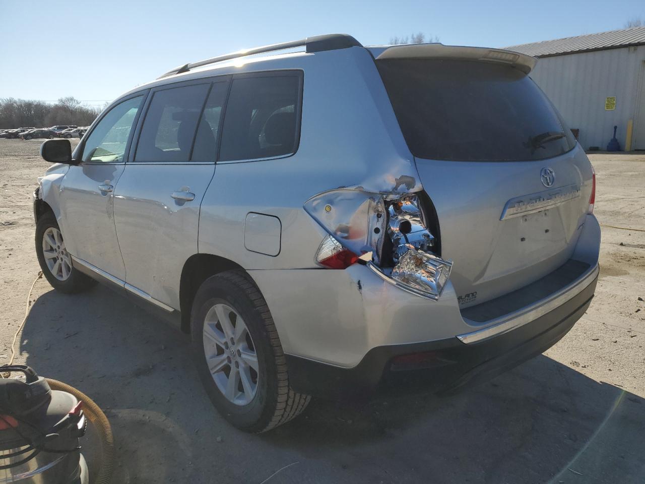 2013 Toyota Highlander VIN 5TDBK3EH8DS236918 Copart auction photo, front end / rear end damage thumbnail 2