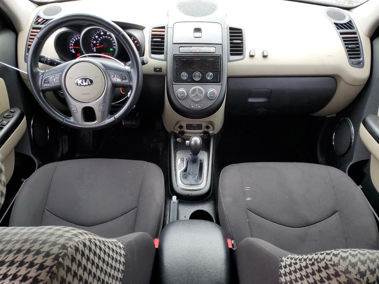 2013 KIA Soul VIN KNDJT2A60D7562858 Copart auction photo, rear end / side damage thumbnail 8