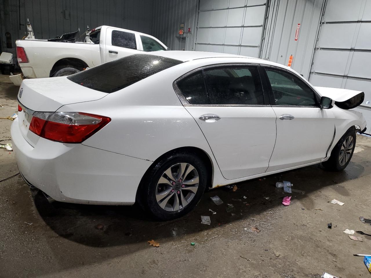 2014 Honda Accord VIN 1HGCR2F31EA065605 Copart auction photo, front end / minor dent/scratches damage thumbnail 3